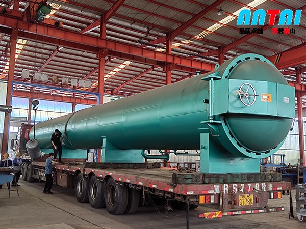 木材浸漬罐設備發(fā)貨裝車